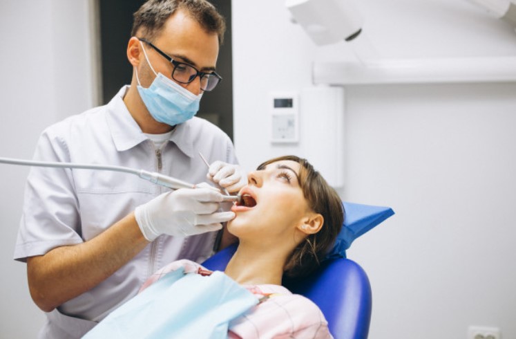 Top 5 Signs That You Need Dental Implants